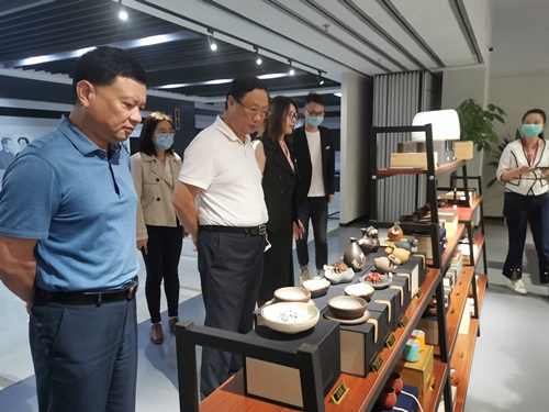 苏豪控股集团王正喜董事长调研爱涛文化集团