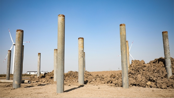 国资要闻 国内第一批"渔光一体"光伏平价上网示范项目试桩完成