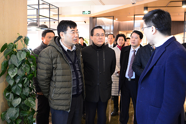 省国资委领导节后走访慰问省属企业一线职工